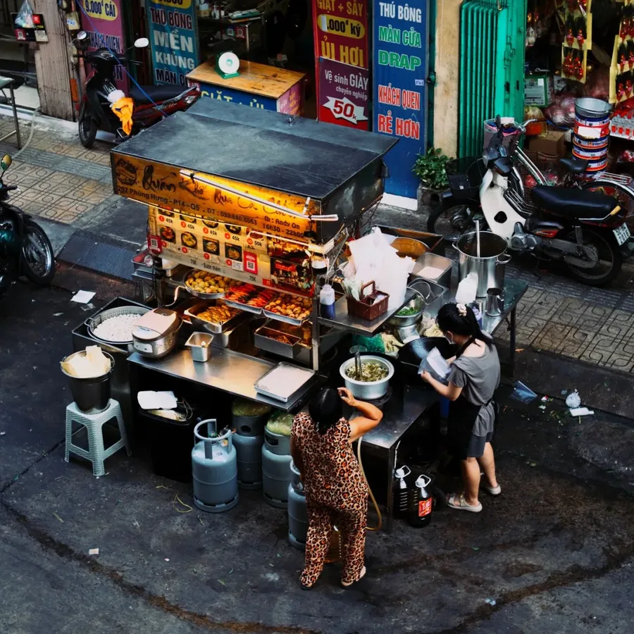 Cà phê pha tại quán